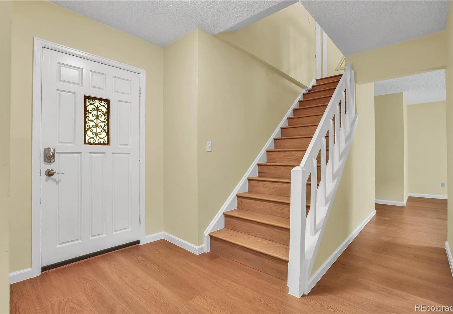 3 bed, 2.5 bath, 2338 sqft, $2,995 — Photo 3