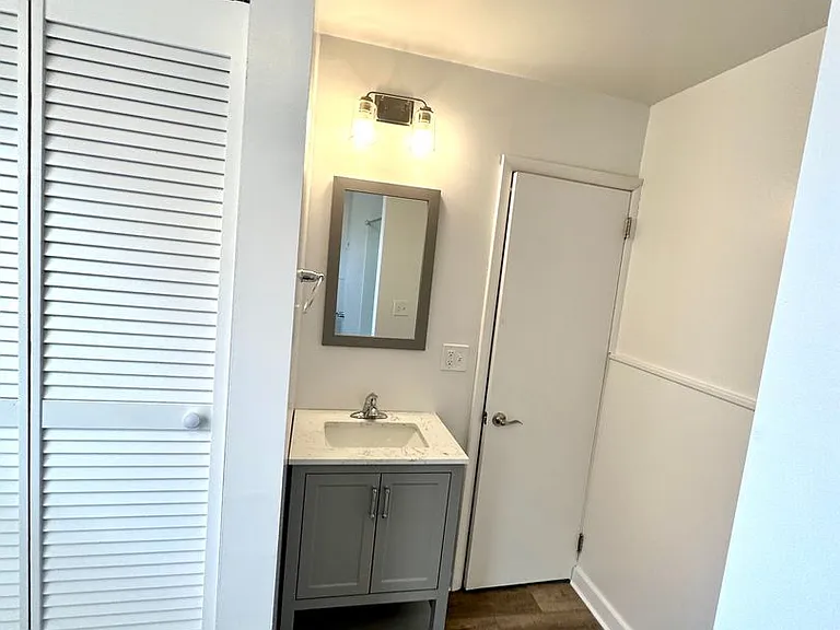 124 Ulysses St — Photo 14