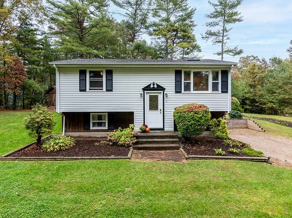 2 Ledoux Dr, Richmond, RI 02832