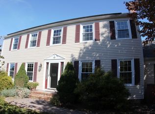 9 Cornfield Ter, Flemington, NJ 08822