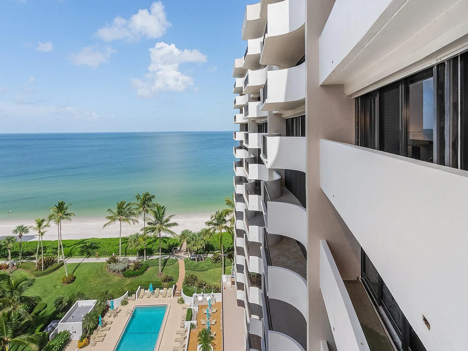 4005 Gulf Shore Blvd N — Photo 3