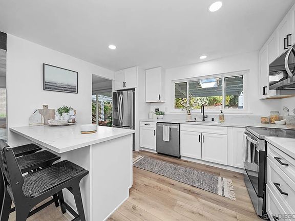 4th image of 8366 Beaver Lake Dr