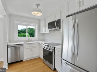 3200 S 28th St APT 302, Alexandria, VA 22302