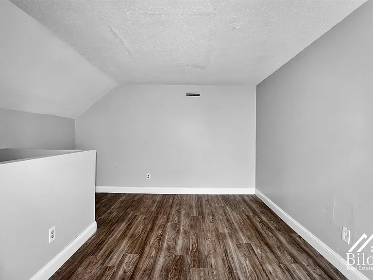 859 Pine Street — Photo 49