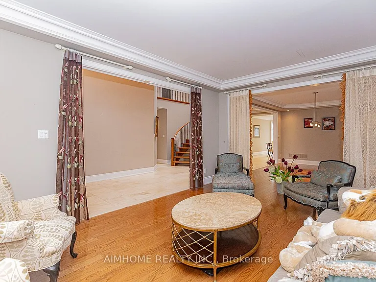 395 Princess Ave — Photo 5