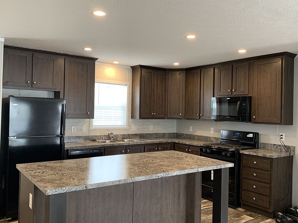 1st image of 516 Courtland Ln #611