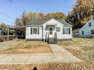 709 Providence Rd, Graham, NC 27253