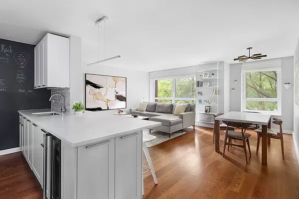 1st image of 200 E 94th St APT 217