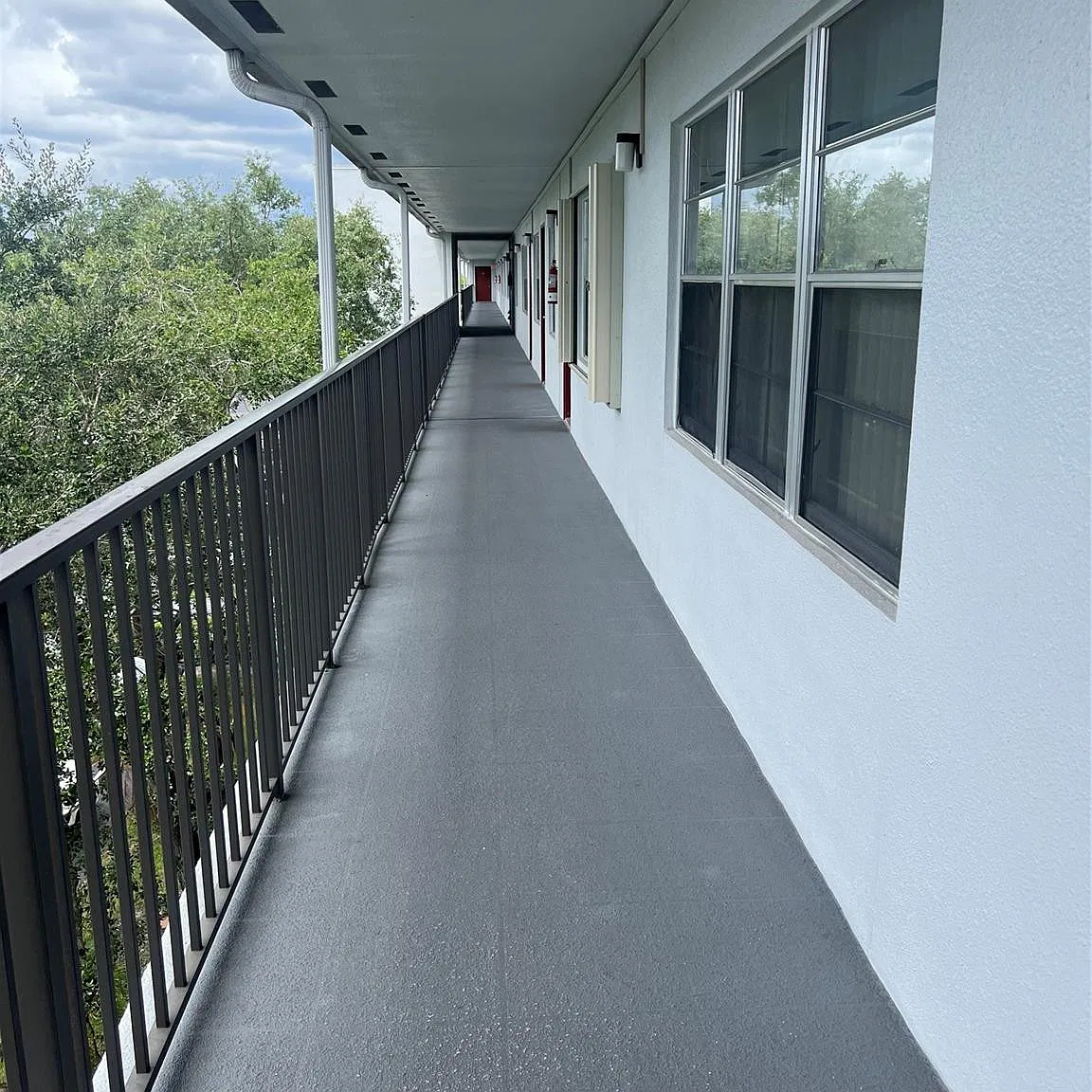 1 bed, 1.5 bath, 702 sqft, $1,600 — Photo 3