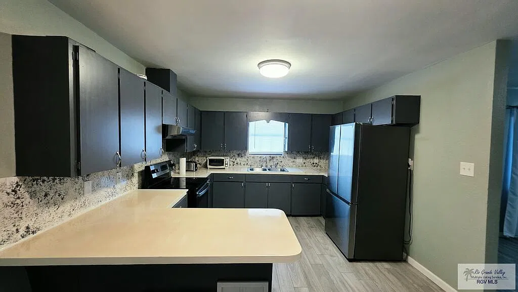 3 bed, 1.5 bath, 1149 sqft, $1,750 — Photo 2
