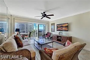 1 bed, 1.0 bath, 1040 sqft, $6,500 — Photo 3