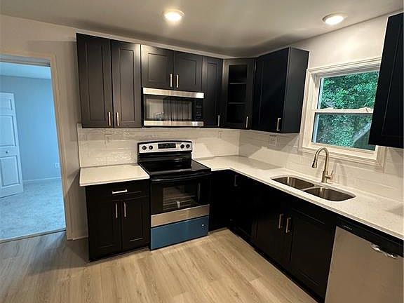 3rd image of 2676 Miriam Ln