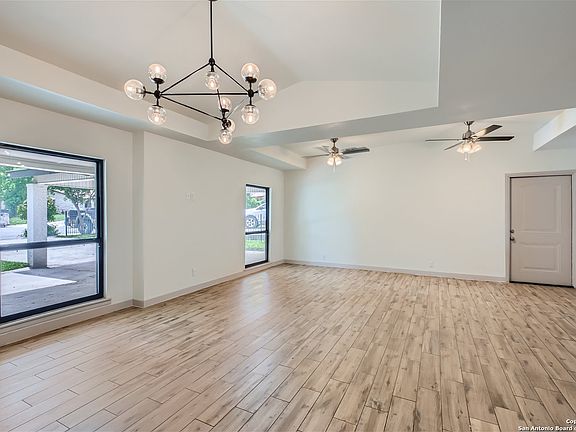 4th image of 3523 Triola Dr