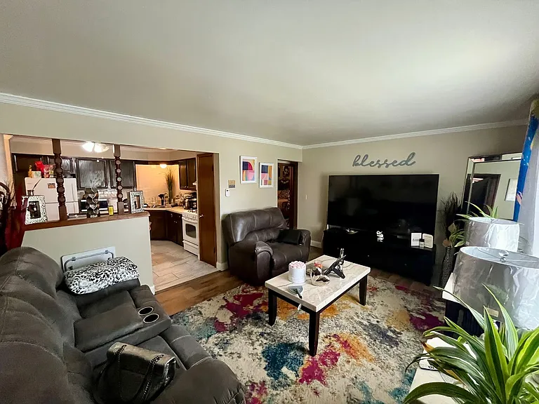 W155N11352 Sylvan Cir — Photo 10