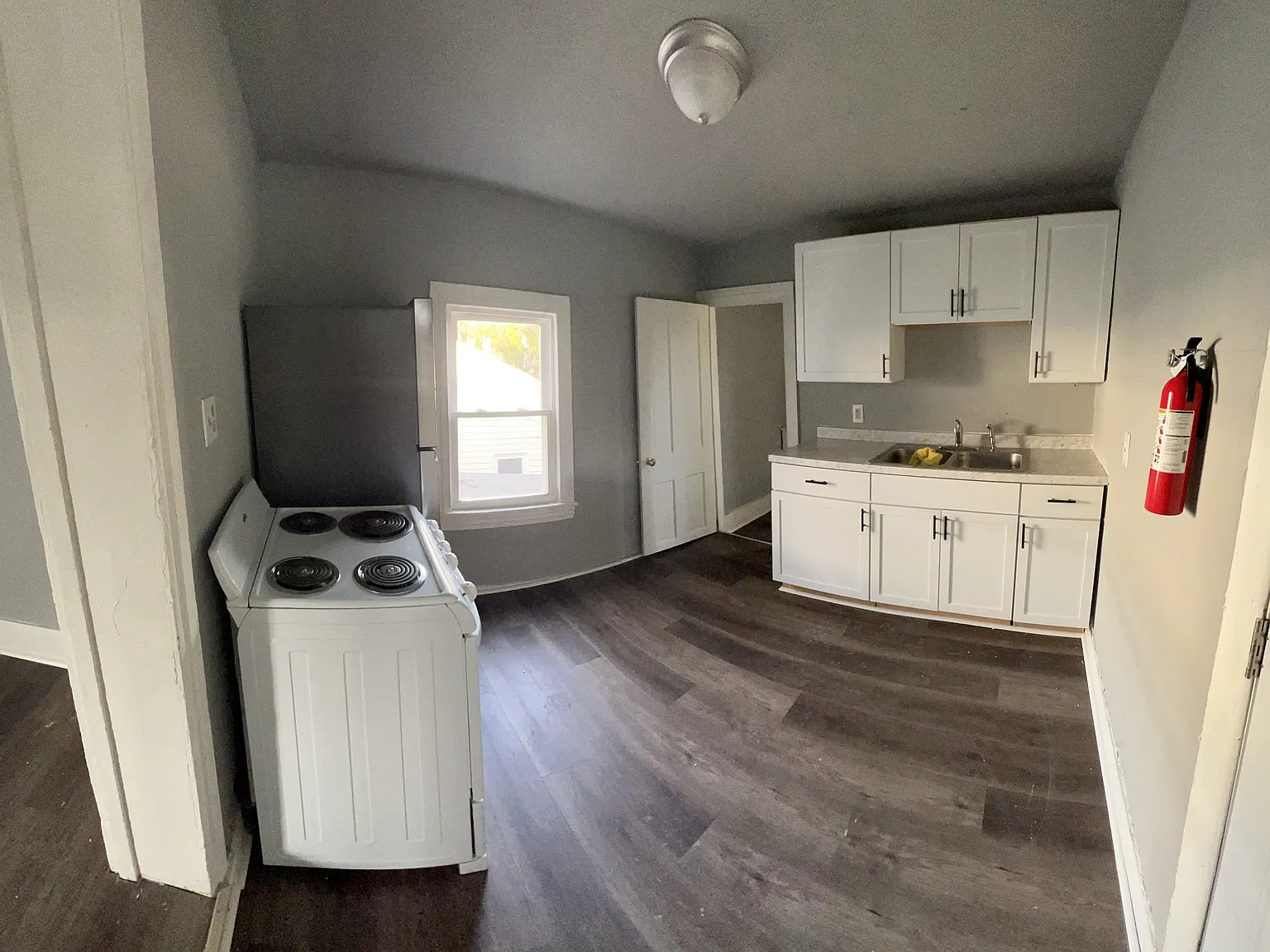 20 Olive Street - B — Photo 3