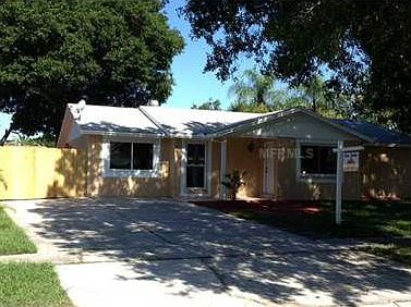 3rd image of 8271 Greenleaf Cir