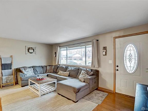 4th image of 6166 Farmborough Dr