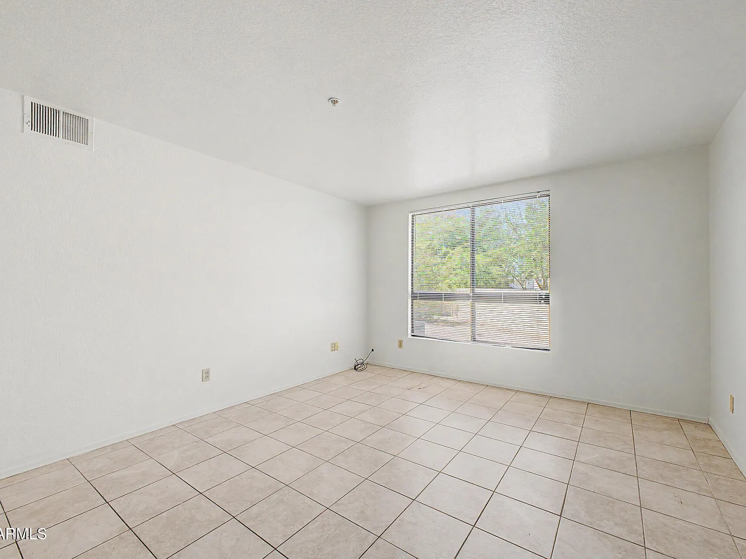 3 bed, 2.0 bath, 1050 sqft, $1,500 — Photo 3
