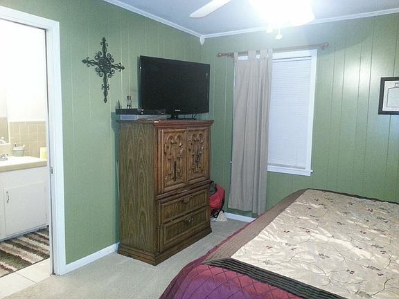 4th image of 921 Curlew St