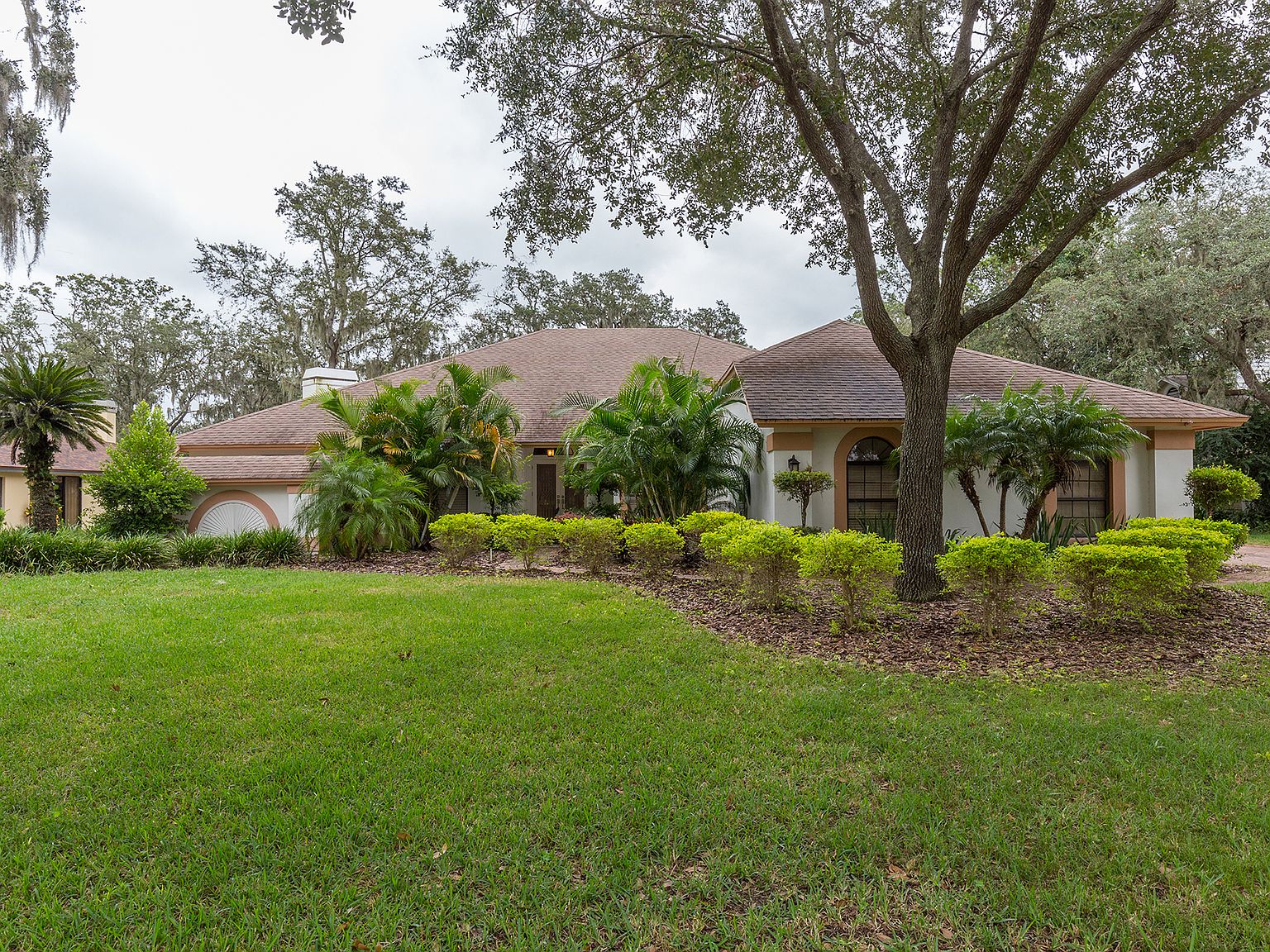 2816 Pine Club Dr, Plant City, FL 33566 | Zillow