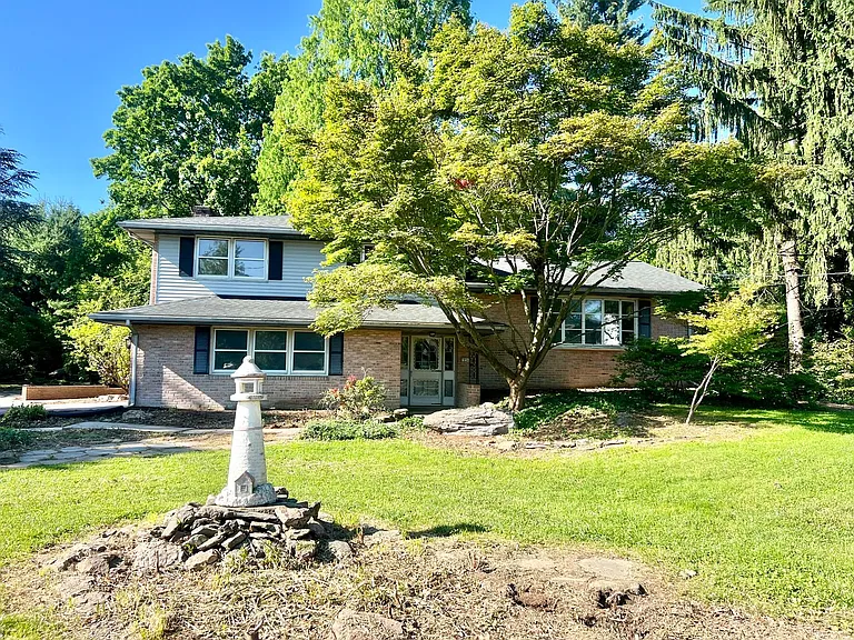 934 Village Rd — Photo 1