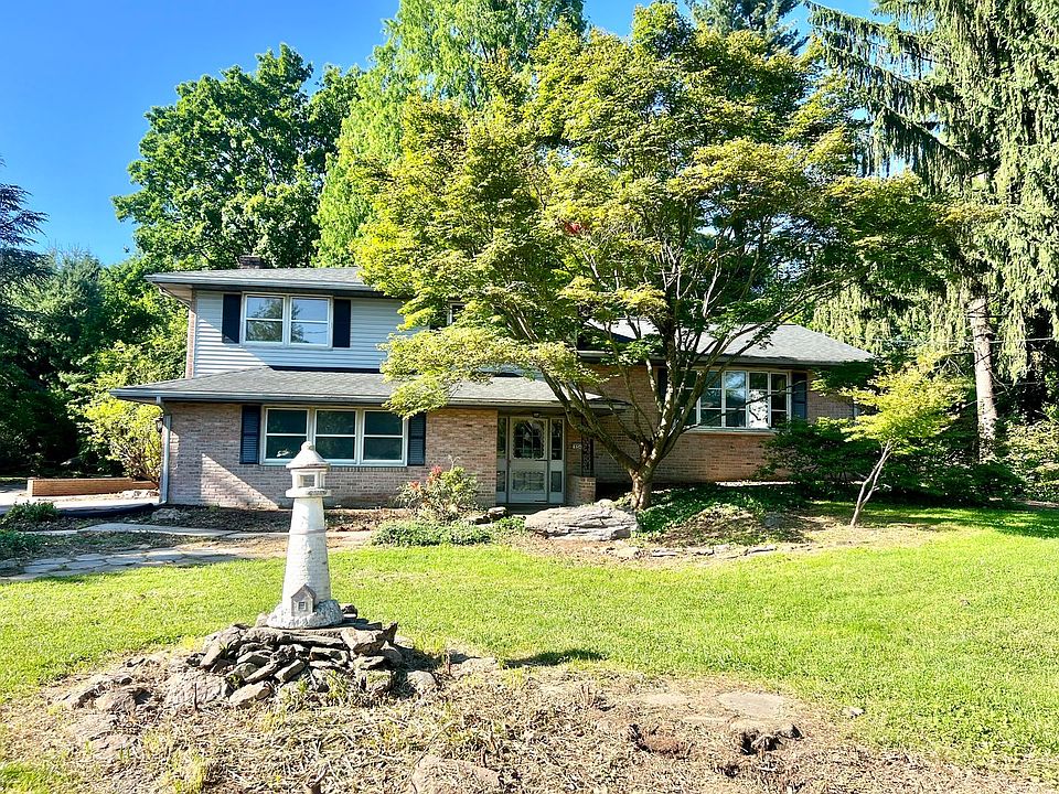 1st image of 934 Village Rd