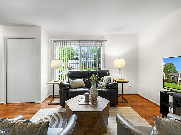 4th image of 1618 Sadlers Wells Dr