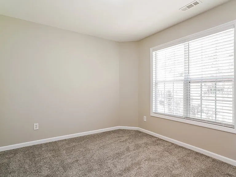 76 Nancy Ct — Photo 14