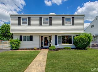 107 7th St, Port Reading, NJ 07064