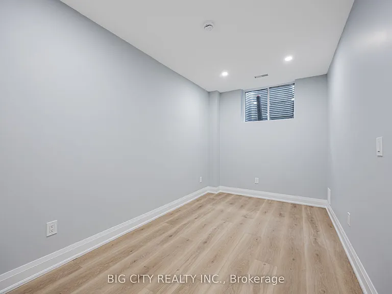 39 Aragon Ave #B — Photo 5