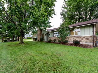 8223 Rochelle Rd, Louisville, KY 40228