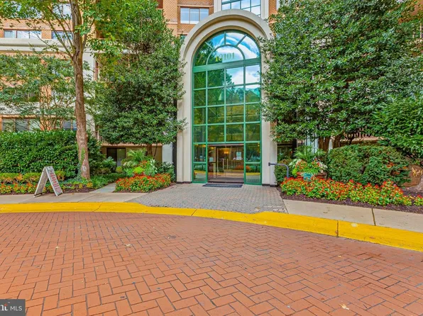 10101 Grosvenor Pl APT 902, Rockville, MD 20852