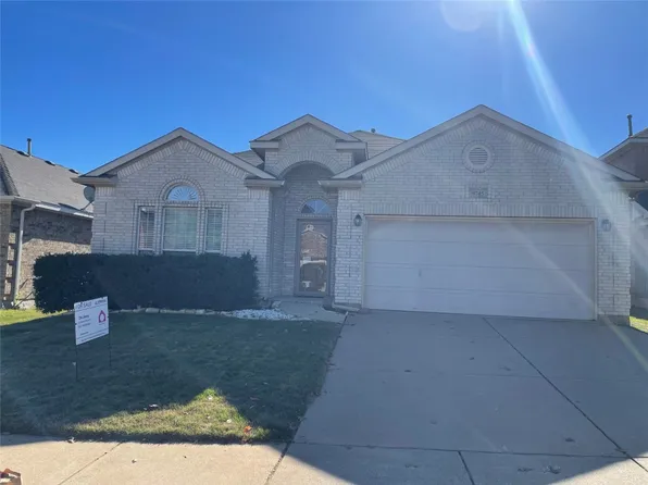 9745 Gallatin Ln, Fort Worth, TX 76177