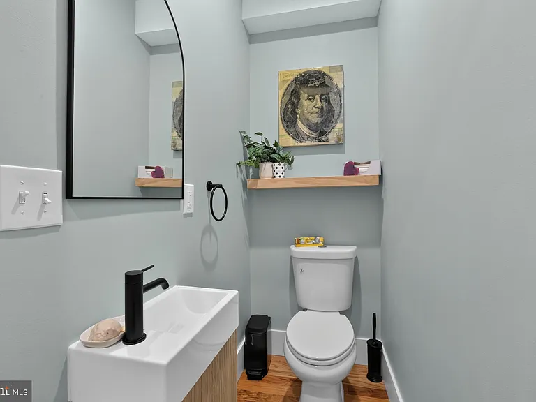 2328 E Fletcher St — Photo 7