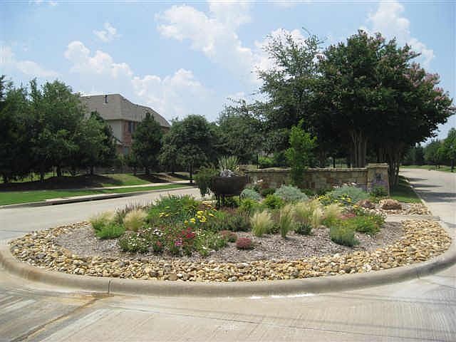 1st image of 1324 Overland Dr