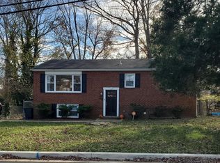 6111 Den Lee Dr, Clinton, MD 20735