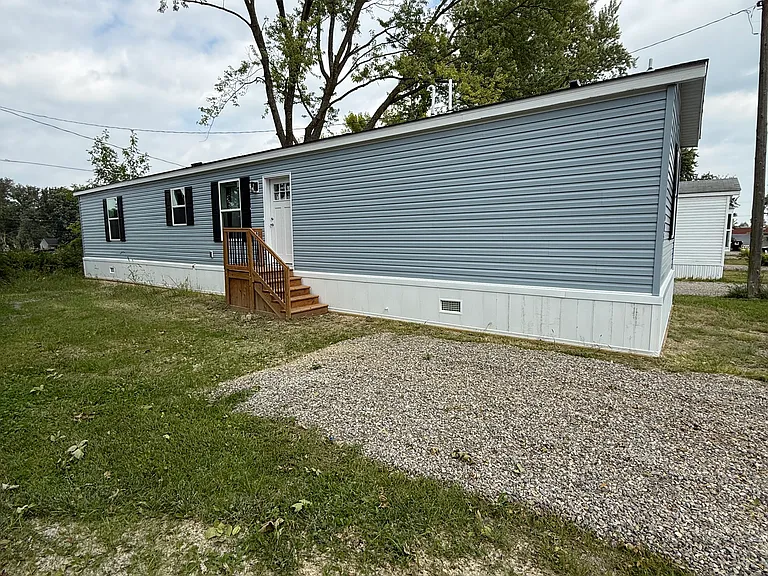 605 Larimore Cir — Photo 5