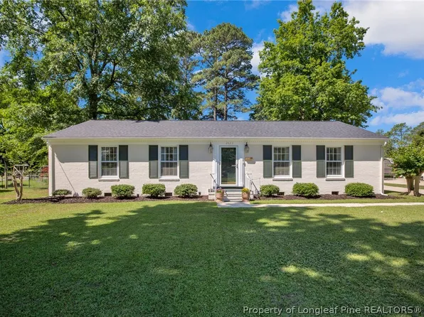 2623 Mirror Lake Dr, Fayetteville, NC 28303