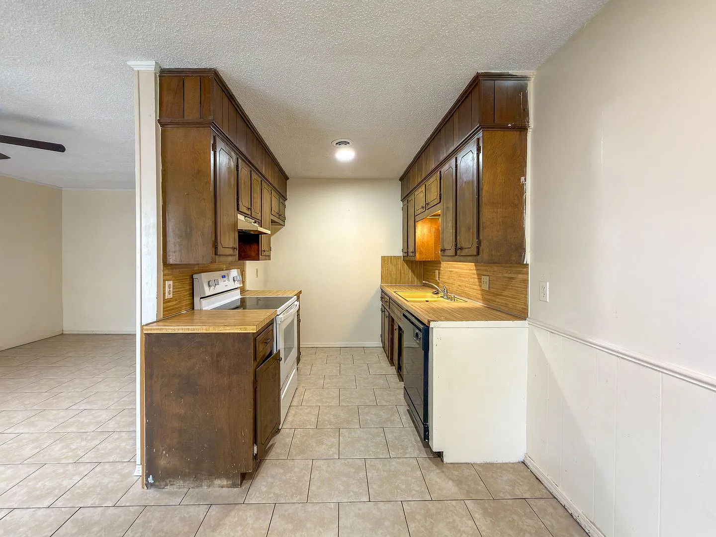 *Move-In Special* 2 Bedroom 1 Bath Duplex in Fort Smith — Photo 3