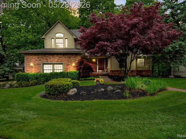 28335 Golf Pointe Blvd, Farmington Hills, MI 48331