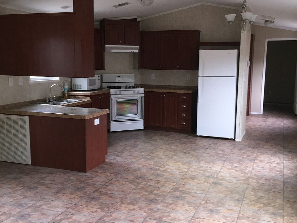 1st image of 104 Plumwood Ln