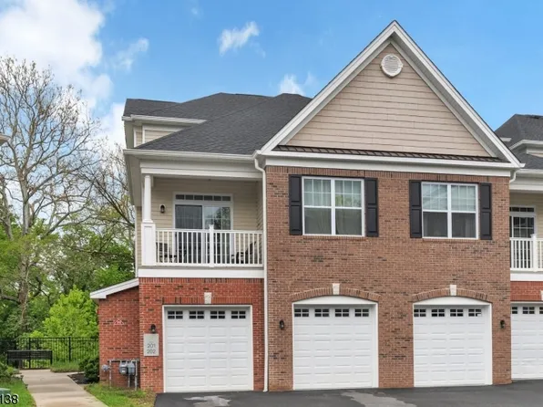 202 Autumn Ct, Little Falls Twp., NJ 07424