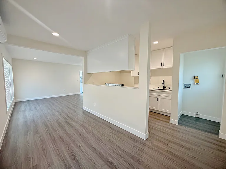 410 E Cherry Ave — Photo 5