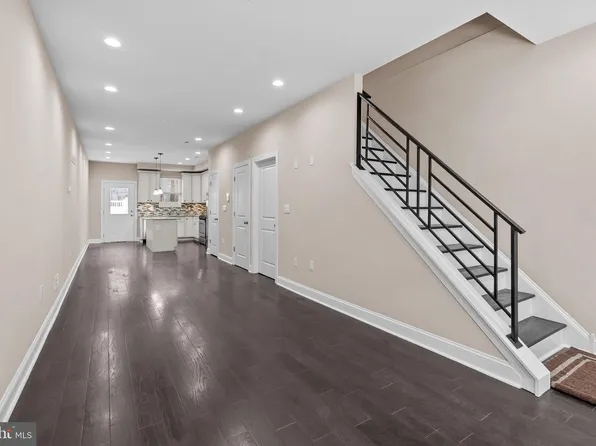 2113 Reed St, Philadelphia, PA 19146