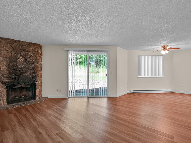 Riverview Apartments — Photo 60