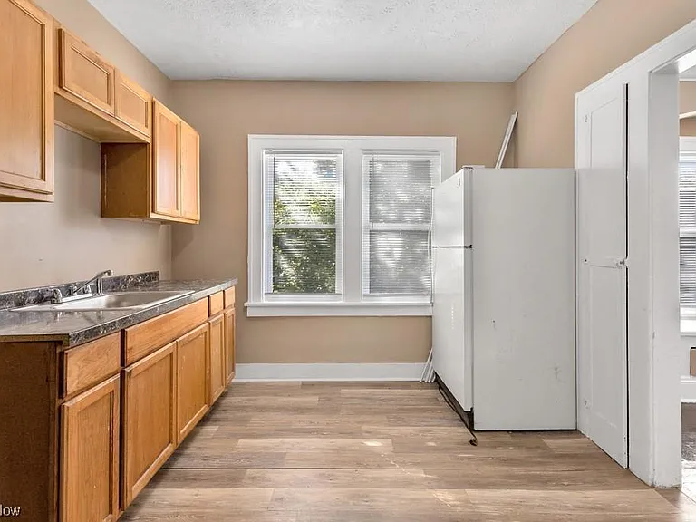 3301 E 143rd St #1 — Photo 5