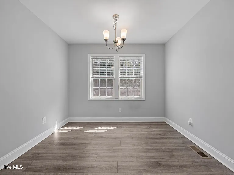645 S Gaines St — Photo 31