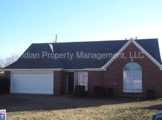 7113 Market Square Dr, Memphis, TN 38125