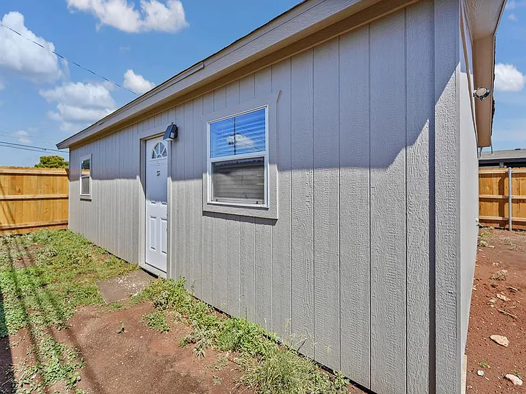 4317 Tanner Dr #B — Photo 1