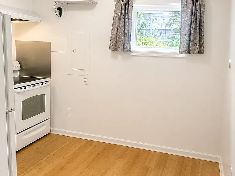 1725 Sage Ln — Photo 4